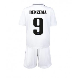 Real Madrid Karim Benzema #9 kläder Barn 2022-23 Hemmatröja Kortärmad (+ korta byxor)